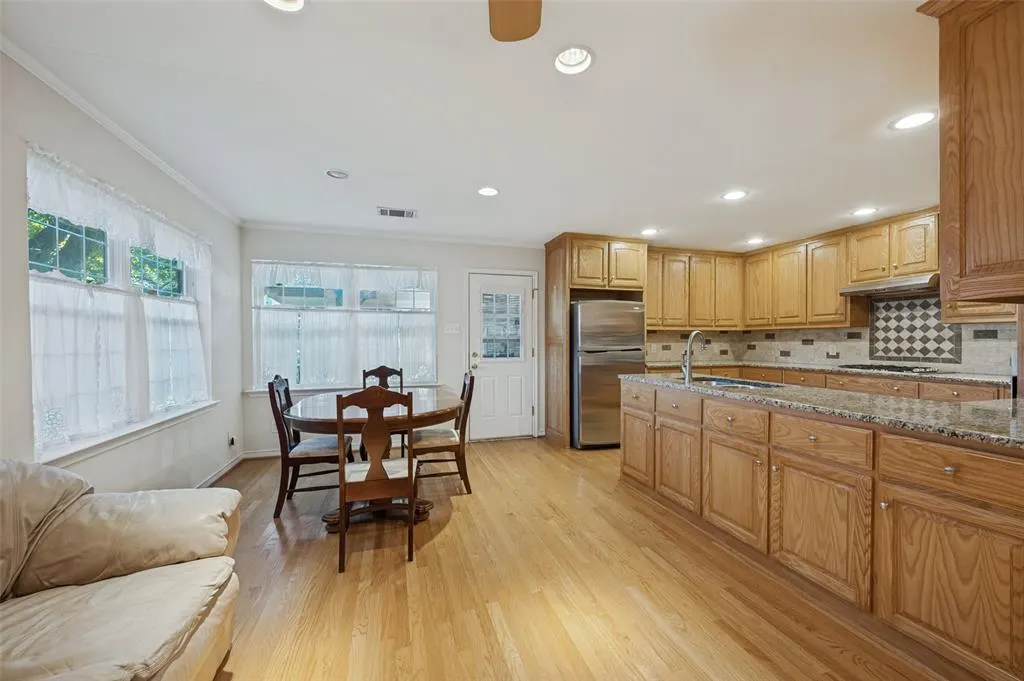 9307 Leaside Drive