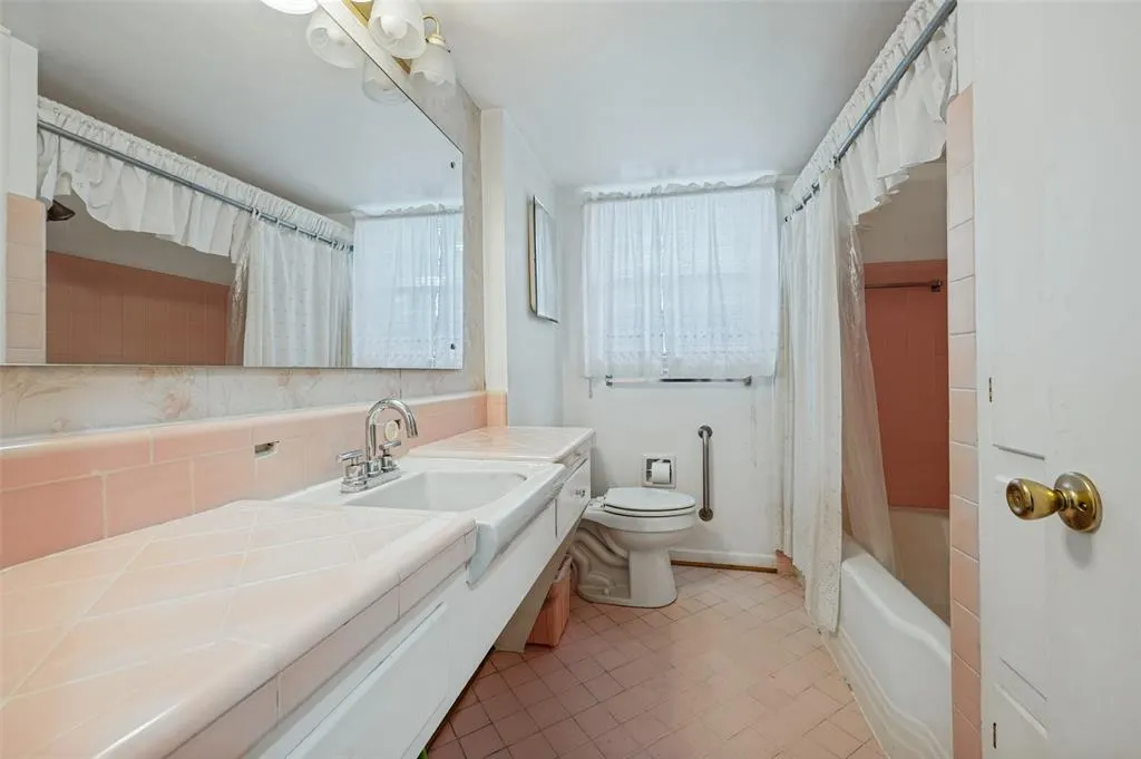 9307 Leaside Drive