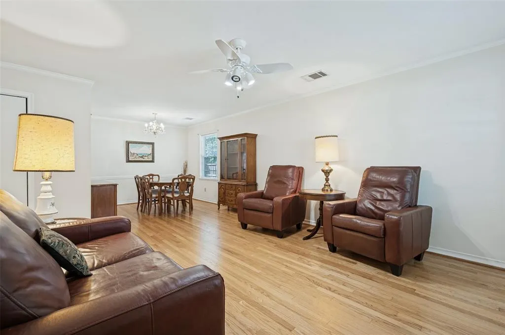 9307 Leaside Drive