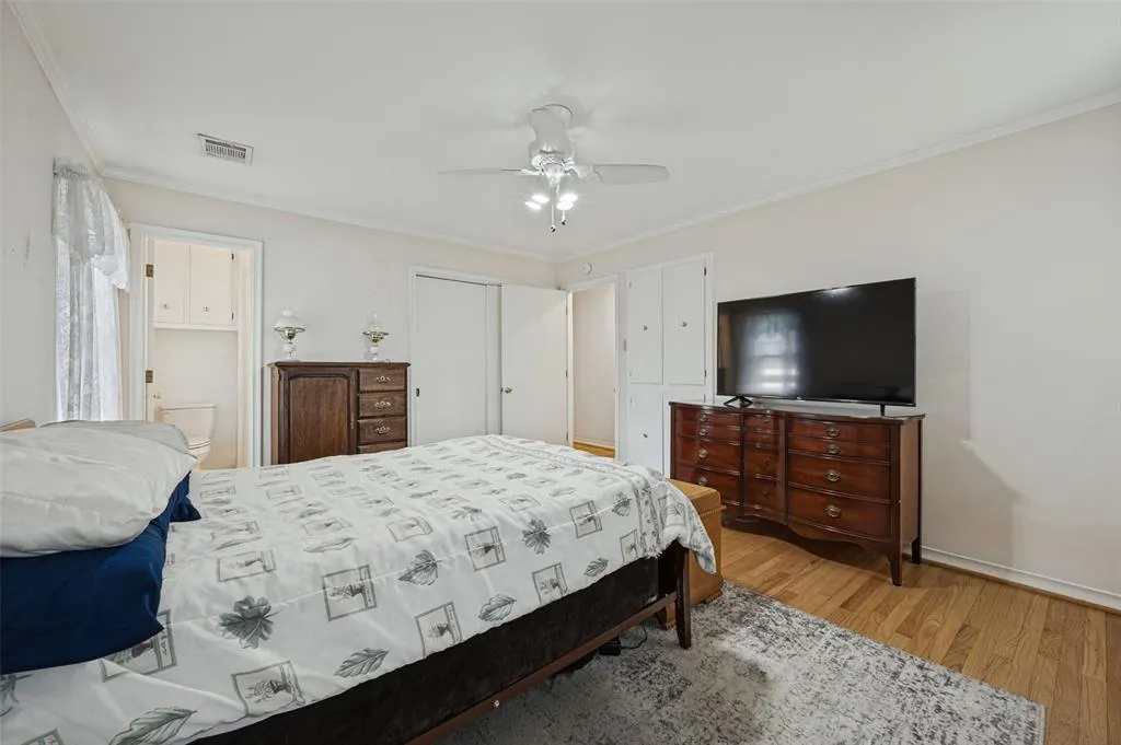 9307 Leaside Drive