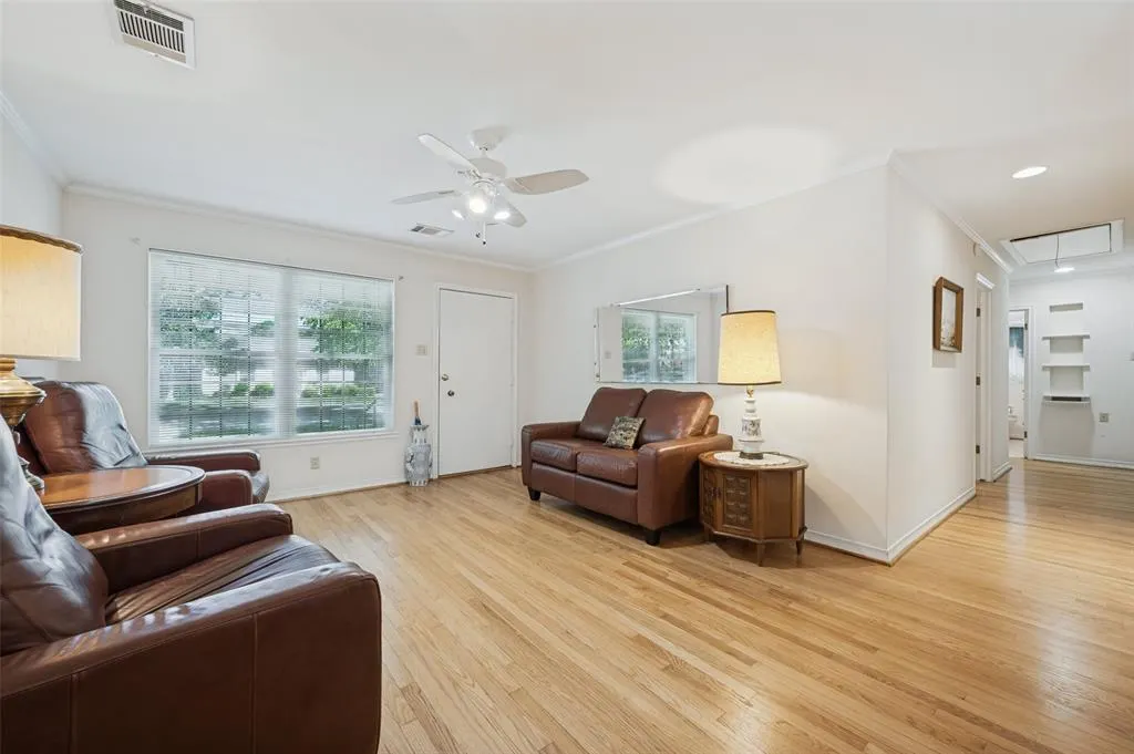 9307 Leaside Drive
