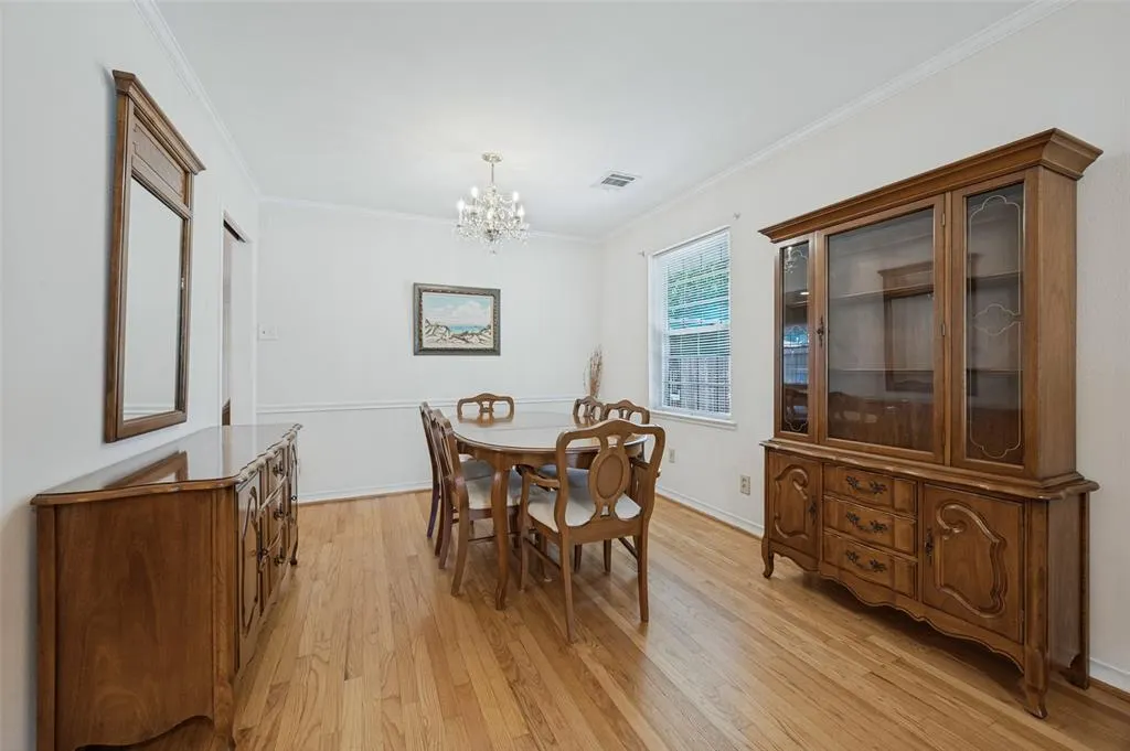 9307 Leaside Drive