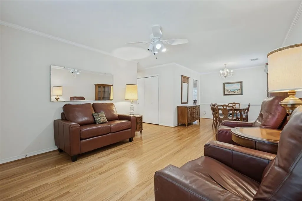 9307 Leaside Drive