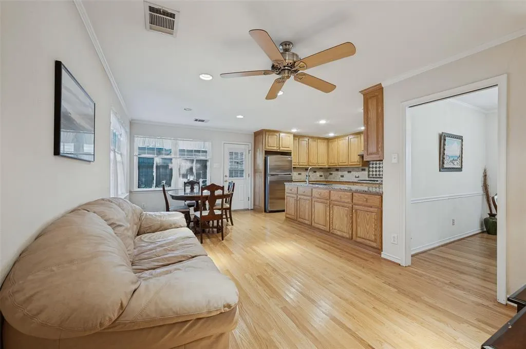 9307 Leaside Drive