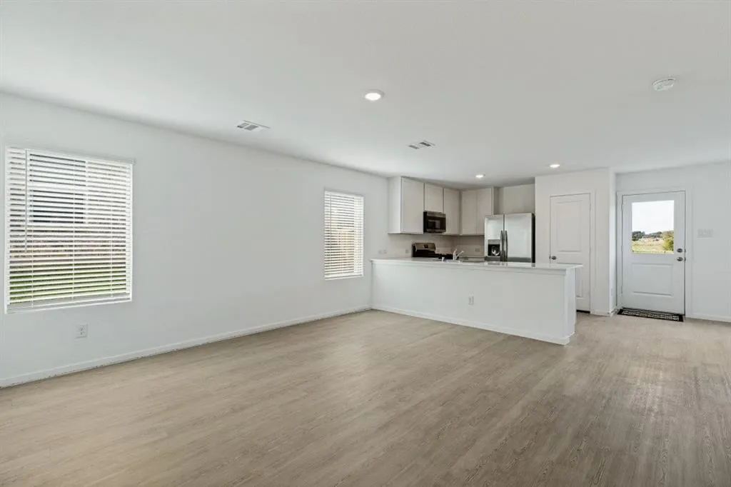 2044 Stable Lane