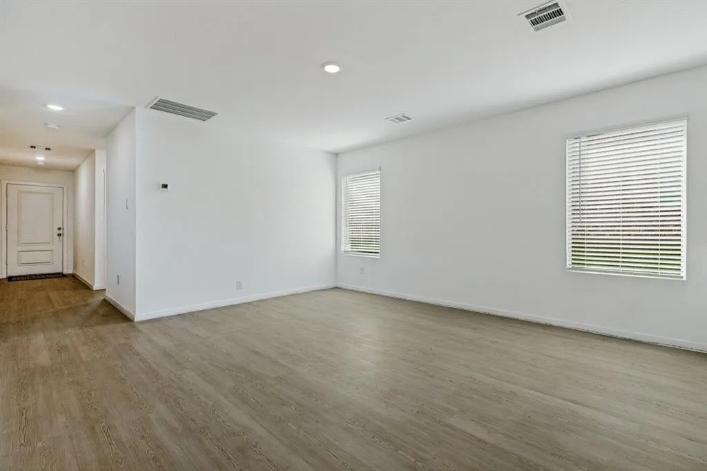 2044 Stable Lane