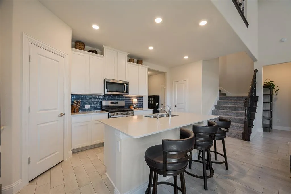 3216 Quartz Road