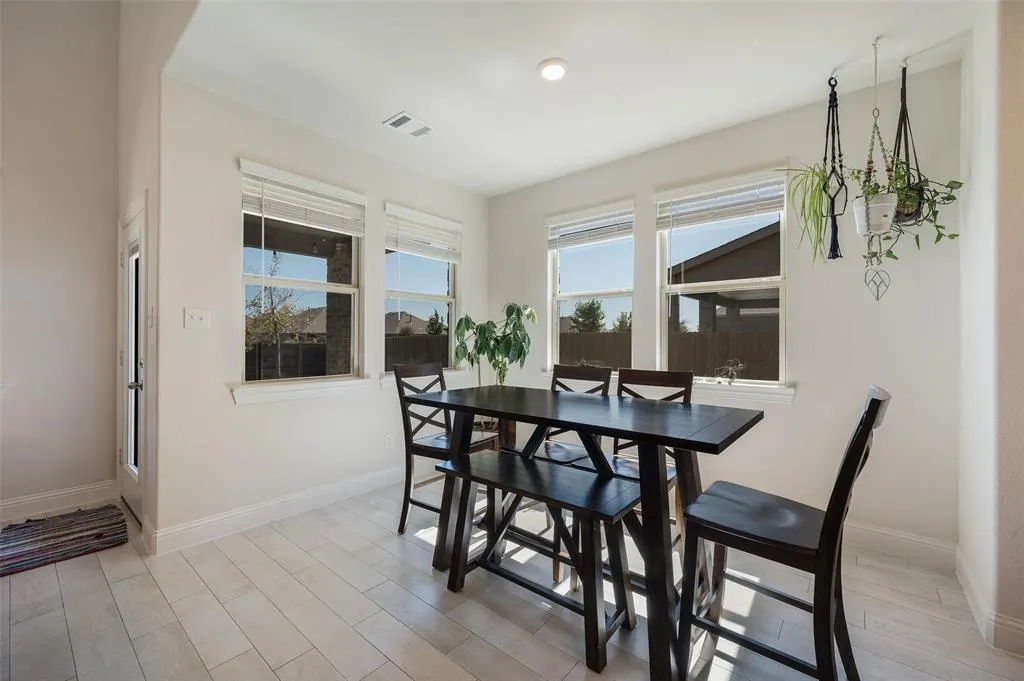 3216 Quartz Road