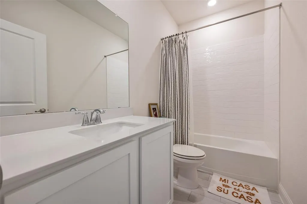 3216 Quartz Road
