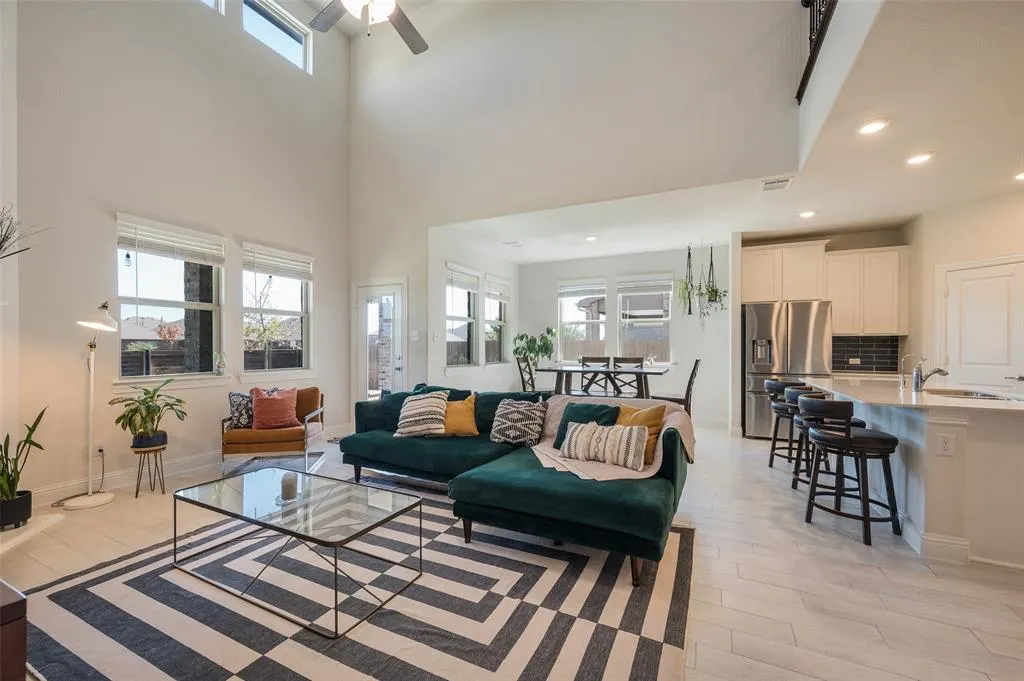 3216 Quartz Road