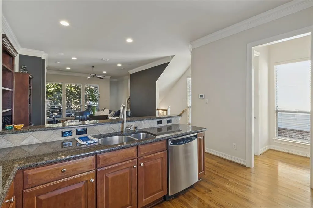 3704 Wycliff Avenue #7