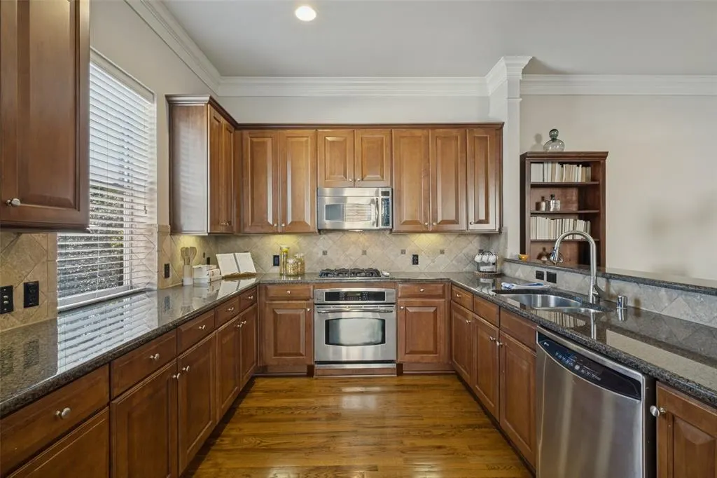 3704 Wycliff Avenue #7