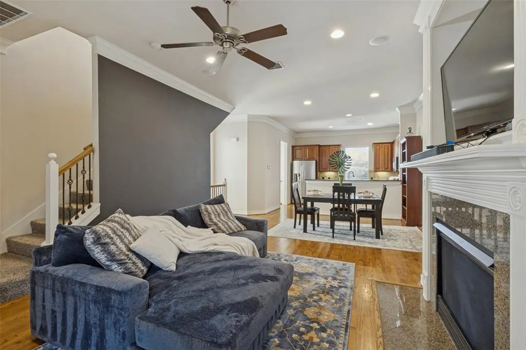 3704 Wycliff Avenue #7