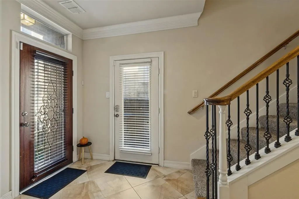 3704 Wycliff Avenue #7
