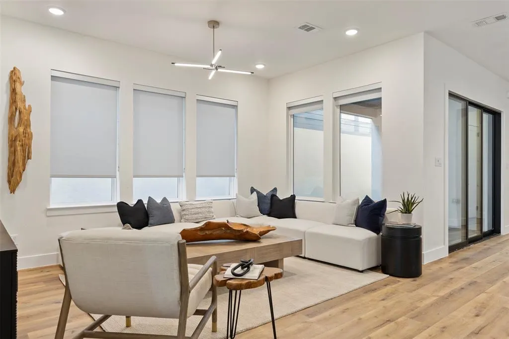 7312 Collin Mckinney Parkway