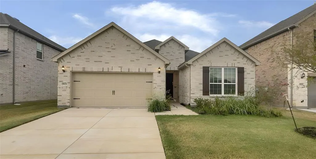 3925 Calderwood Drive