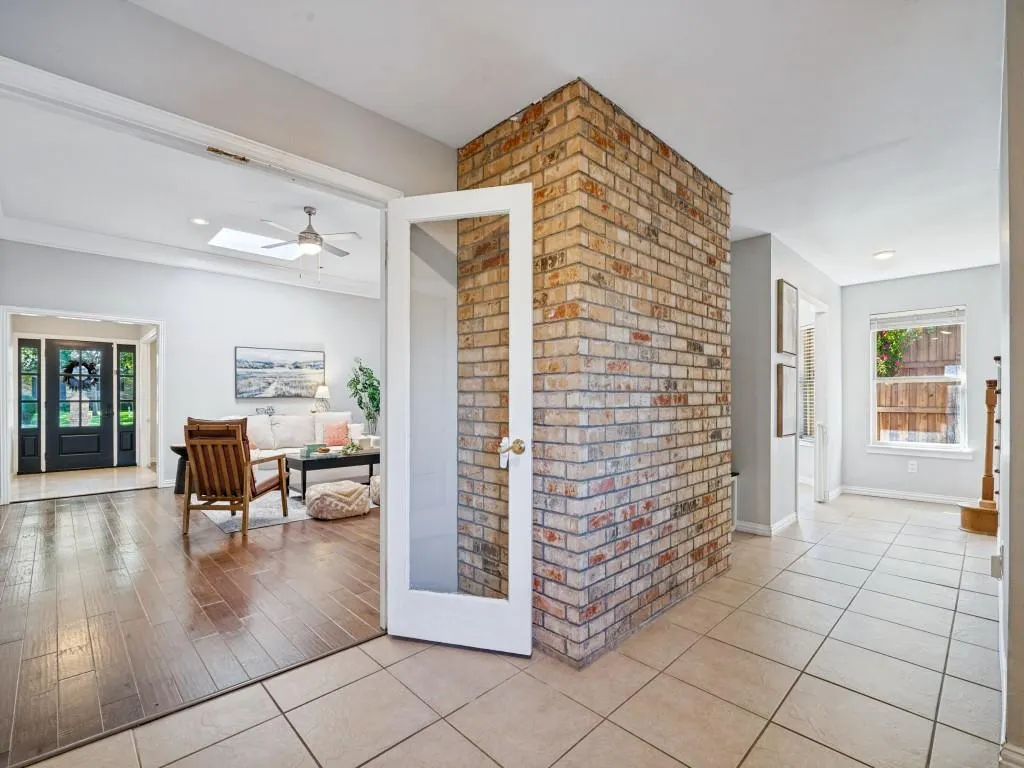 1811 Centenary Drive