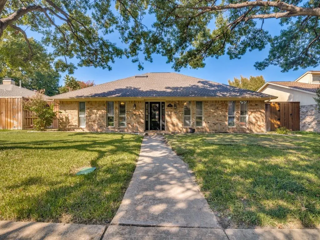 1811 Centenary Drive