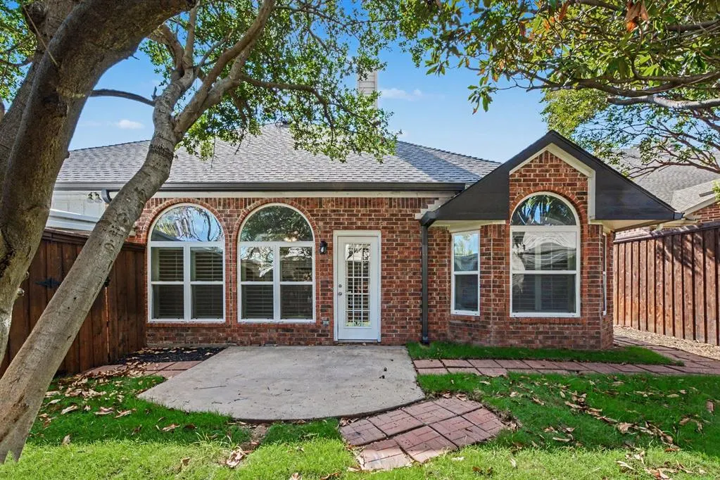 1621 Endicott Drive