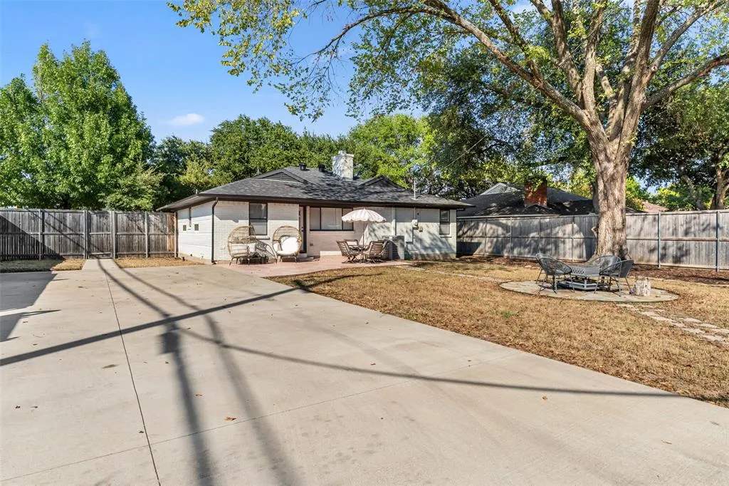6404 E Lovers Lane