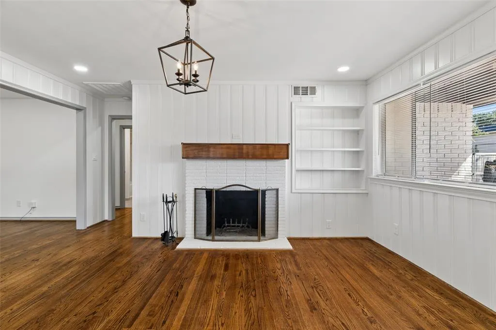6404 E Lovers Lane