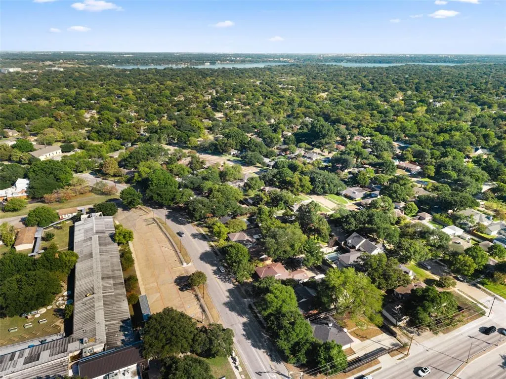 6404 E Lovers Lane