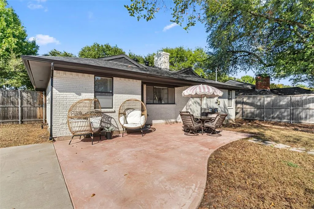 6404 E Lovers Lane