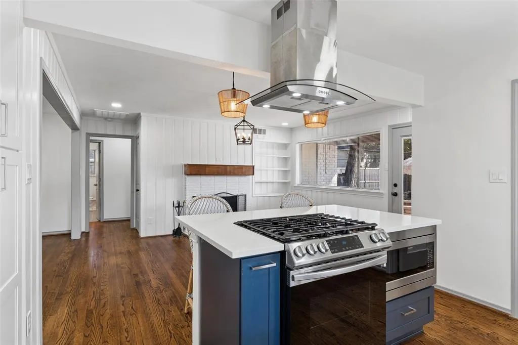 6404 E Lovers Lane