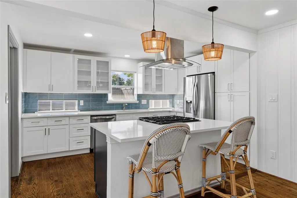6404 E Lovers Lane