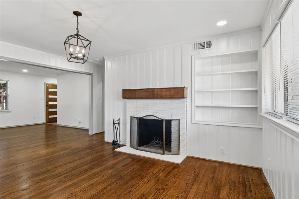 6404 E Lovers Lane