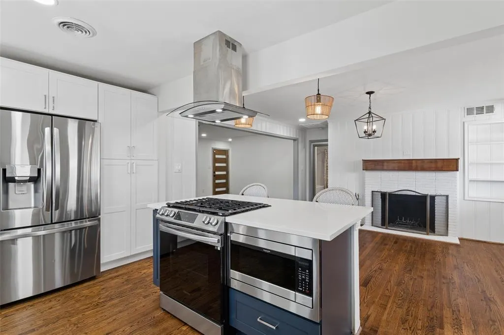 6404 E Lovers Lane