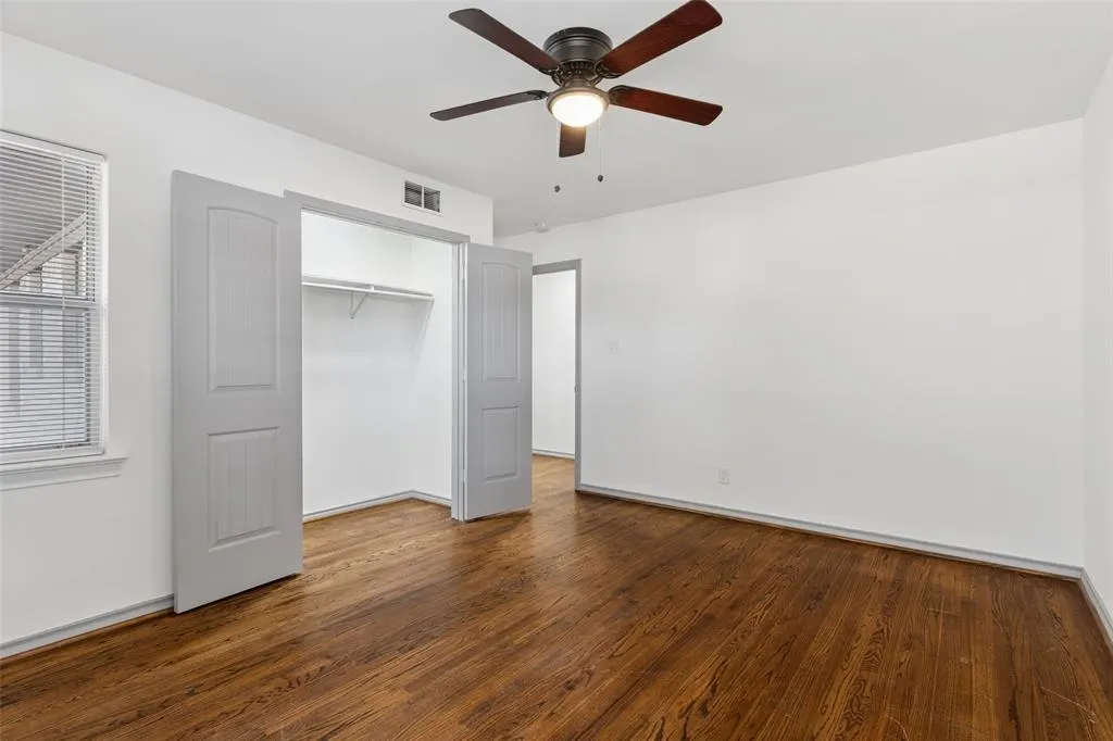 6404 E Lovers Lane