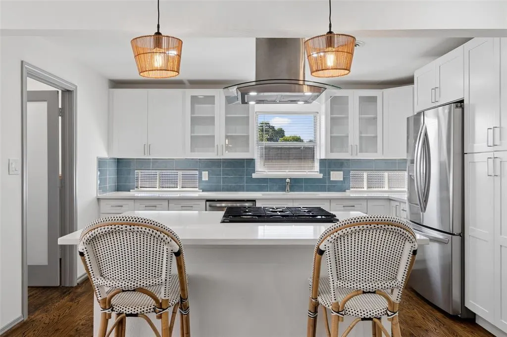 6404 E Lovers Lane