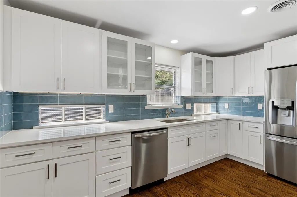 6404 E Lovers Lane