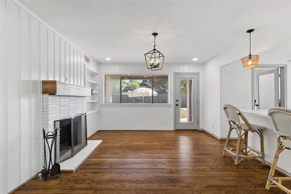 6404 E Lovers Lane