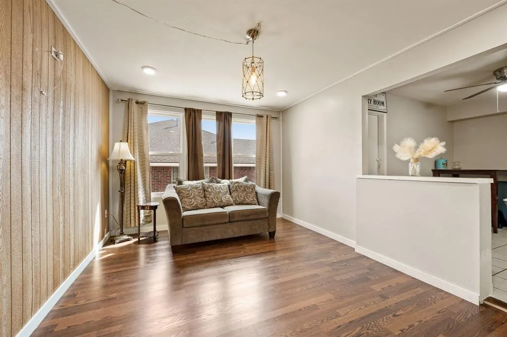 2405 Ridgewood Drive