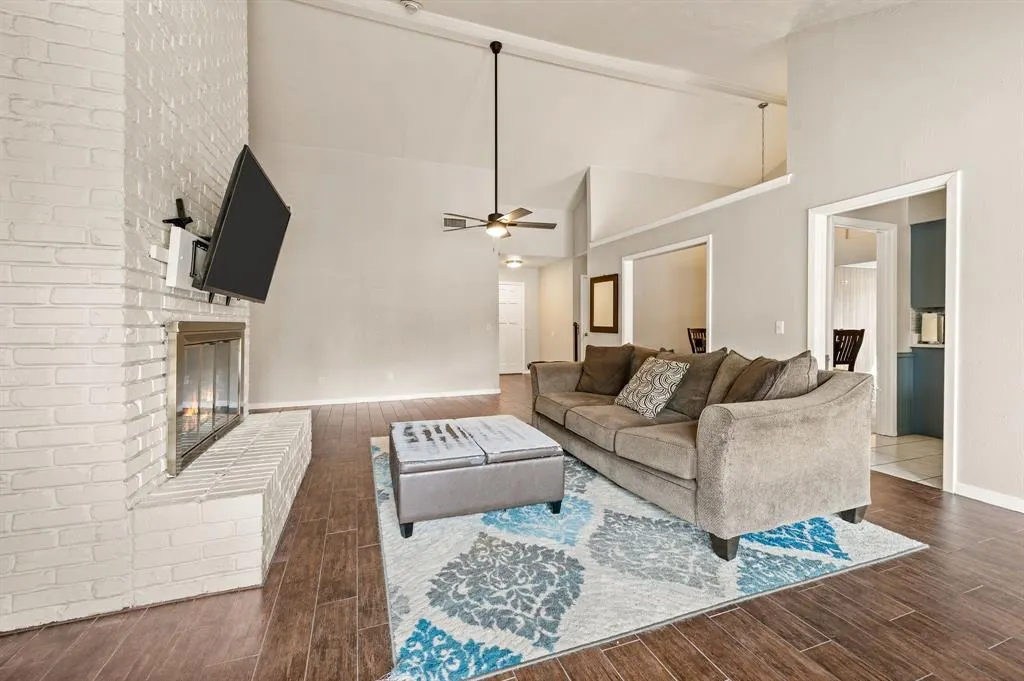2405 Ridgewood Drive