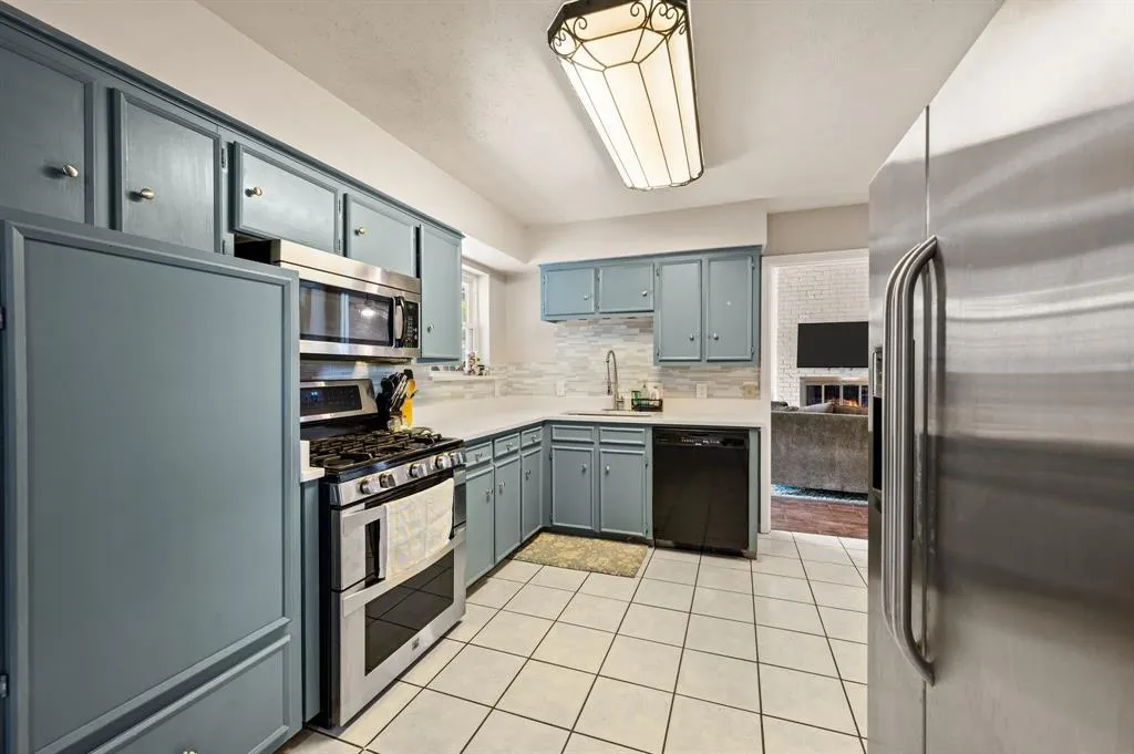 2405 Ridgewood Drive