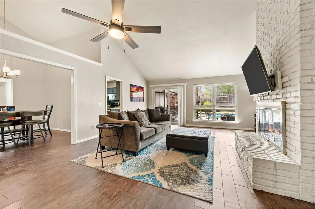 2405 Ridgewood Drive