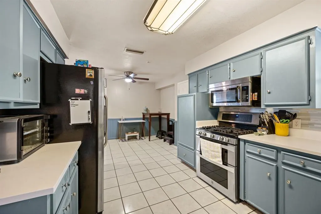 2405 Ridgewood Drive