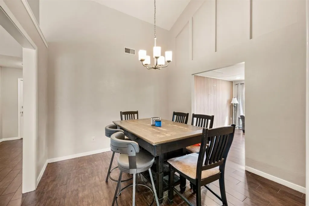 2405 Ridgewood Drive