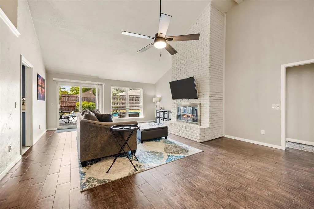 2405 Ridgewood Drive