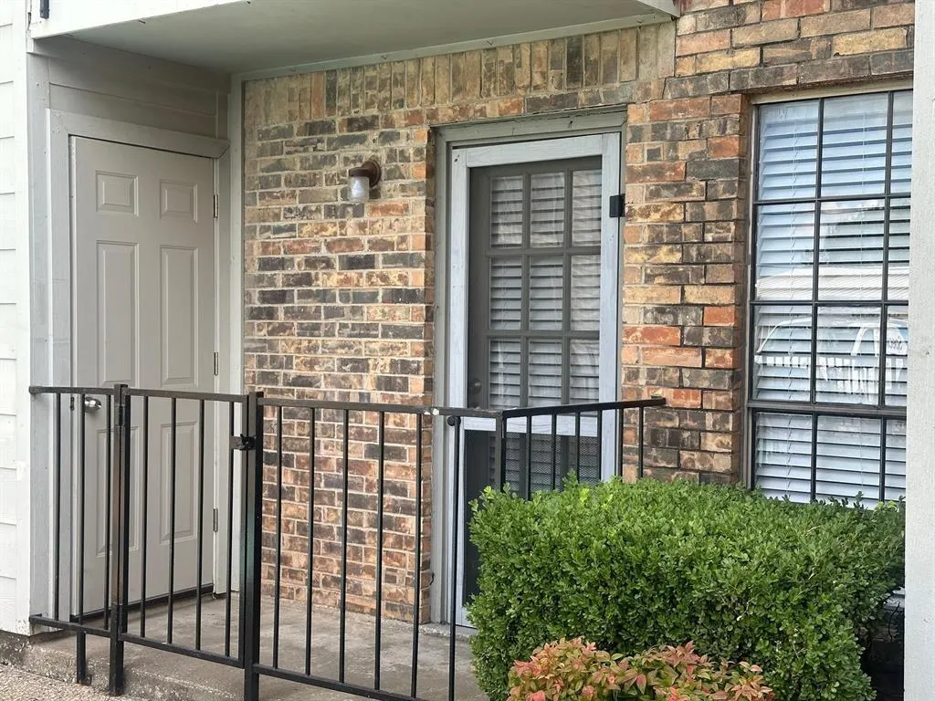 7621 Mccallum Boulevard #108