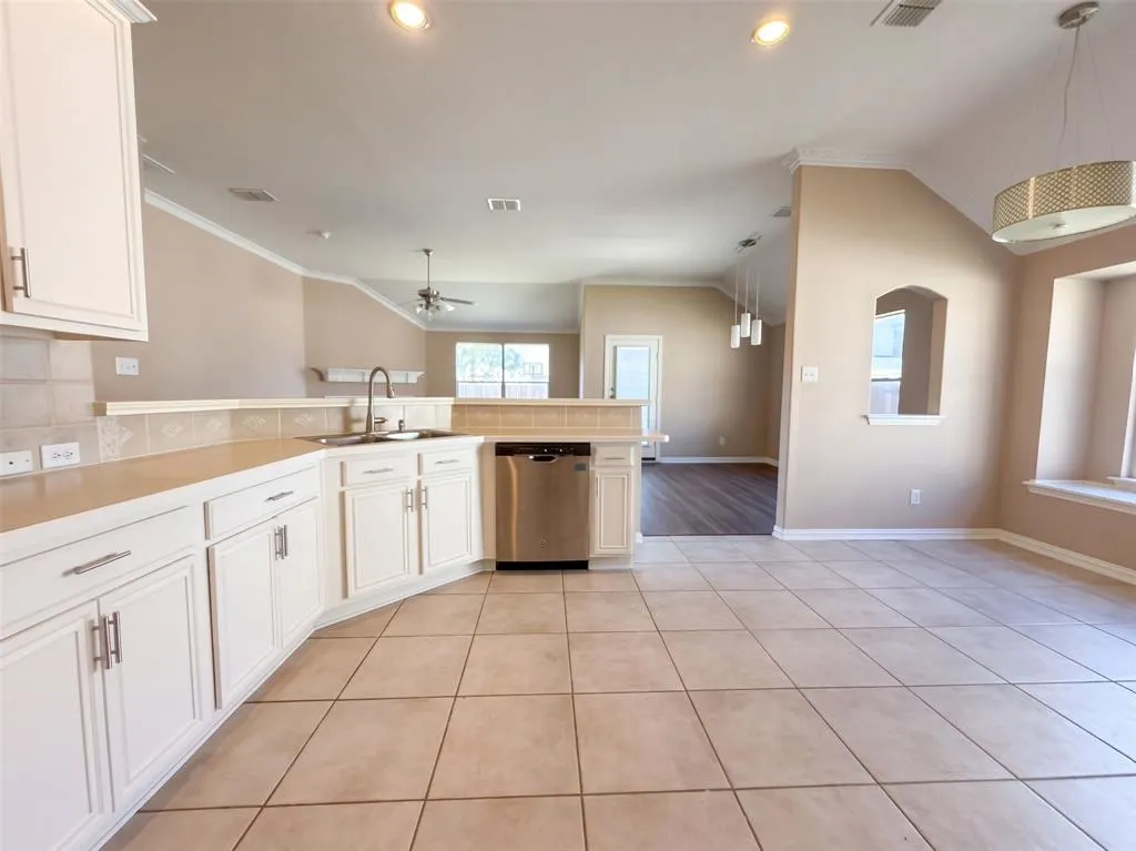 5327 Lake Gardens Drive