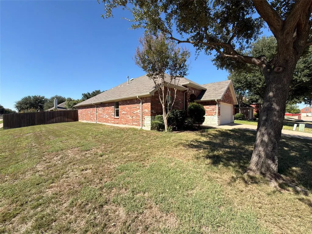 5327 Lake Gardens Drive