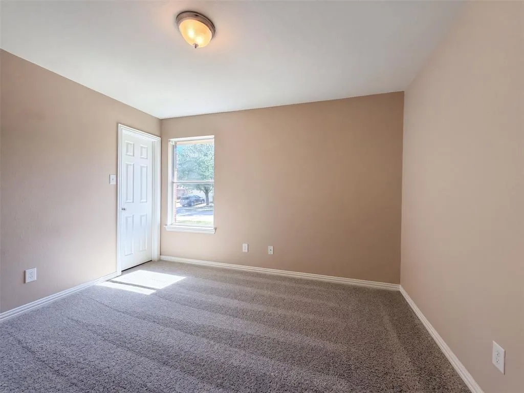 5327 Lake Gardens Drive