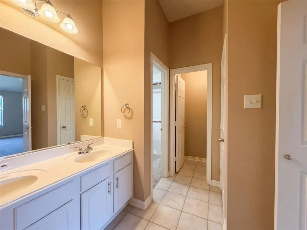 5327 Lake Gardens Drive
