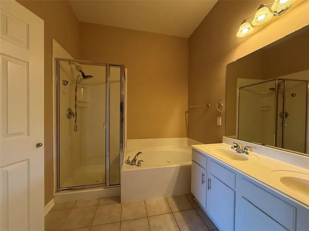 5327 Lake Gardens Drive