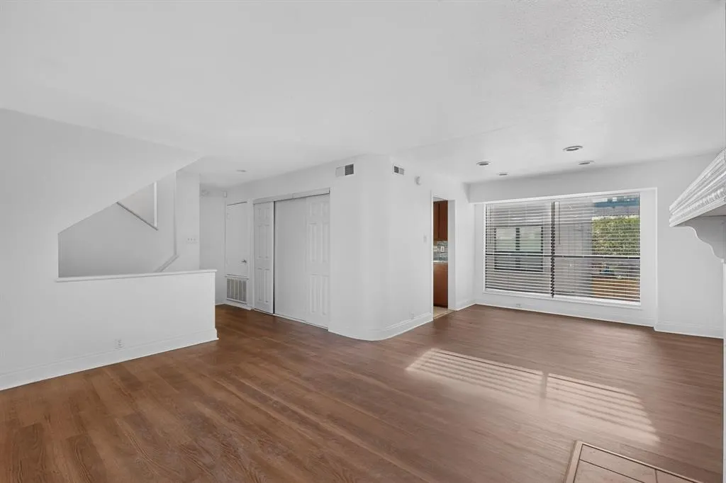 5710 Leona Avenue #9