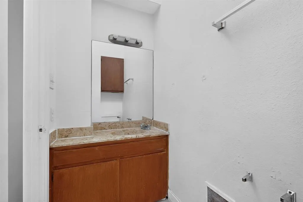 5710 Leona Avenue #9